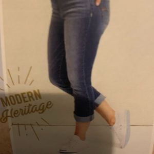 Brand new Levi’s denim Capri length jeans